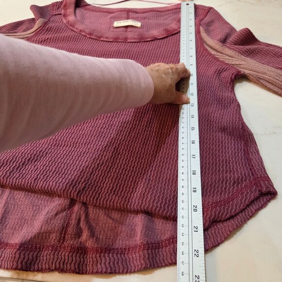 Free People We The Free Sweater XS Oversize Swinging Cable Cuff Sweater Grape - Picture 7 of 11